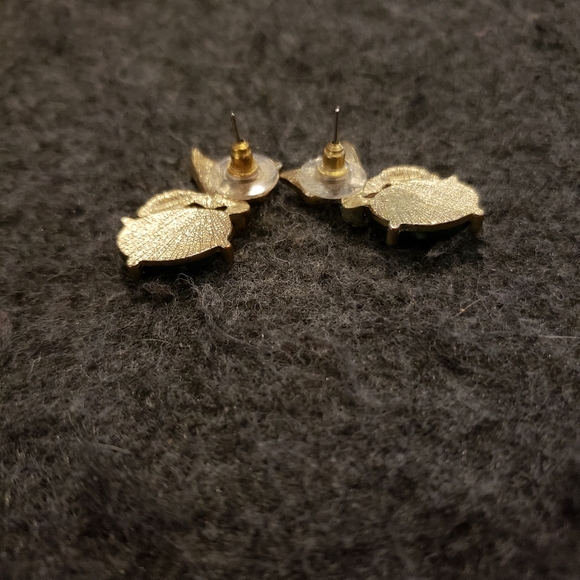 Jade Hornet Earrings - Picture 2 of 3